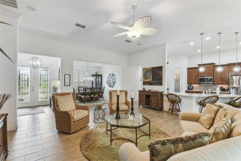 House in Kissimmee, Florida 3 bedrooms, 258.36 sq.m. № 1769713 - photo 9