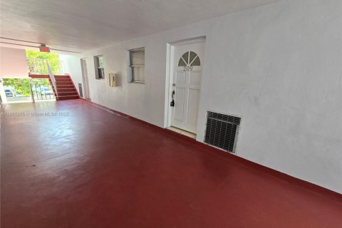 Appartement à louer à Hialeah Gardens, Floride: 2 chambres, 75.9 m2 № 1941590 - photo 28