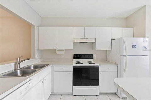 Touwnhouse à louer à Orlando, Floride: 2 chambres, 97.83 m2 № 2411517 - photo 4