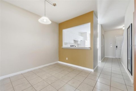 Touwnhouse à louer à Orlando, Floride: 2 chambres, 97.83 m2 № 2411517 - photo 7