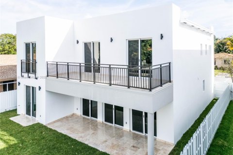 Villa ou maison à vendre à Miami, Floride: 4 chambres, 355.07 m2 № 1863804 - photo 3