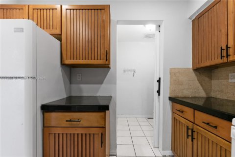 House in Pembroke Pines, Florida 2 bedrooms, 122.35 sq.m. № 2053270 - photo 20