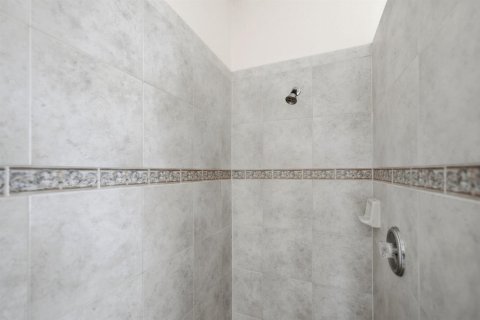 Villa ou maison à vendre à Port St. Lucie, Floride: 3 chambres, 197.79 m2 № 2401392 - photo 25
