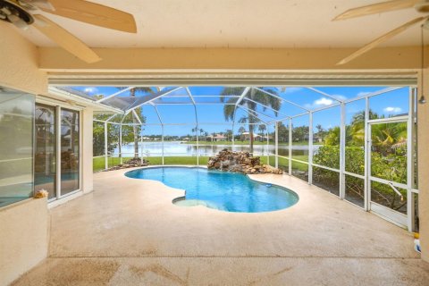 Villa ou maison à vendre à Port St. Lucie, Floride: 3 chambres, 197.79 m2 № 2401392 - photo 7