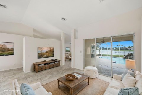Villa ou maison à vendre à Port St. Lucie, Floride: 3 chambres, 197.79 m2 № 2401392 - photo 16