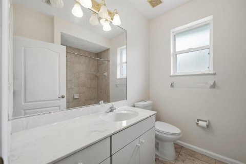 Villa ou maison à vendre à Port St. Lucie, Floride: 3 chambres, 197.79 m2 № 2401392 - photo 28