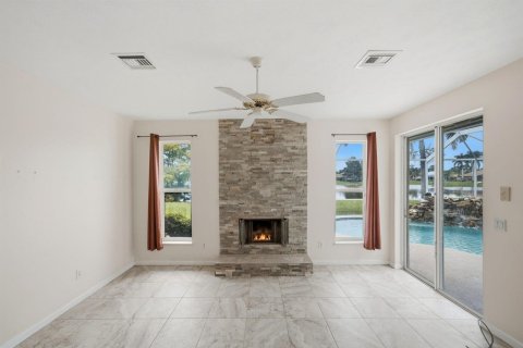 Villa ou maison à vendre à Port St. Lucie, Floride: 3 chambres, 197.79 m2 № 2401392 - photo 9