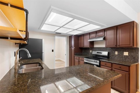 House in Apopka, Florida 4 bedrooms, 196.77 sq.m. № 1898612 - photo 9