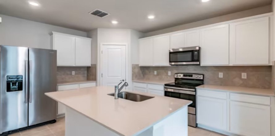 House in NORTH PARK ISLE in Plant City, Florida 3 bedrooms, 154 sq.m. № 32678