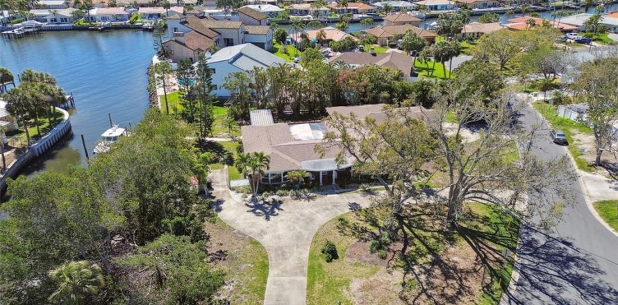 Land in Saint Petersburg, Florida № 1589655