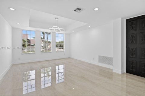 Villa ou maison à vendre à Plantation, Floride: 6 chambres, 365.11 m2 № 1977067 - photo 9