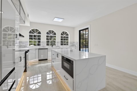 Villa ou maison à vendre à Plantation, Floride: 6 chambres, 365.11 m2 № 1977067 - photo 15