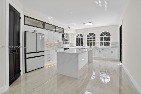 Villa ou maison à vendre à Plantation, Floride: 6 chambres, 365.11 m2 № 1977067 - photo 11