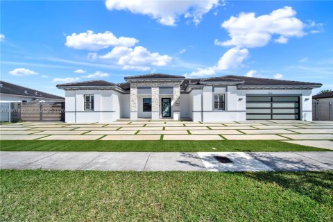 Villa ou maison à Miami, Floride 5 chambres, 264.31 m2 № 2080461
