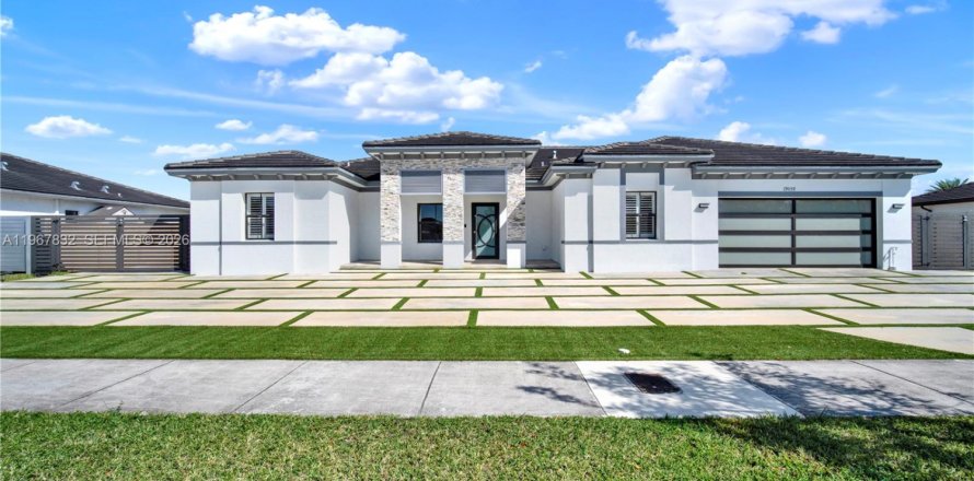 Villa ou maison à Miami, Floride 5 chambres, 264.31 m2 № 2080461
