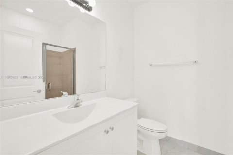 Villa ou maison à vendre à Miami, Floride: 5 chambres, 264.31 m2 № 2080461 - photo 24