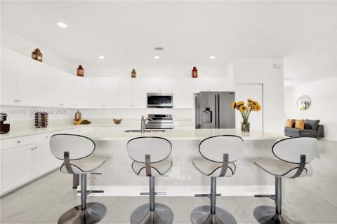 Villa ou maison à vendre à Miami, Floride: 5 chambres, 264.31 m2 № 2080461 - photo 15