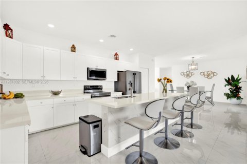 Villa ou maison à vendre à Miami, Floride: 5 chambres, 264.31 m2 № 2080461 - photo 16
