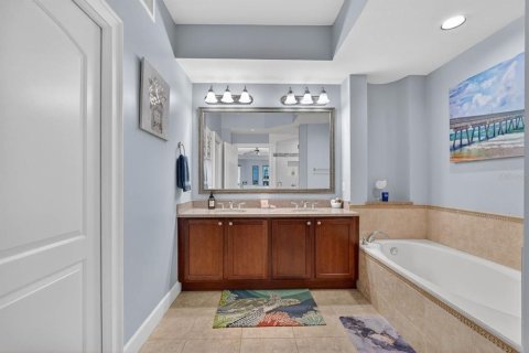 Condo in Palm Coast, Florida, 2 bedrooms № 2222195 - photo 30