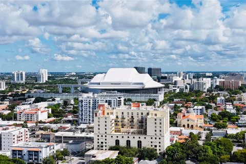 Casa en alquiler en Miami, Florida, 4 dormitorios, 431.16 m2 № 1946110 - foto 4