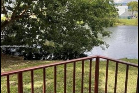 Apartamento en alquiler en Miami, Florida, 2 dormitorios, 110.93 m2 № 1987859 - foto 12