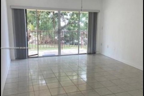 Apartamento en alquiler en Miami, Florida, 2 dormitorios, 110.93 m2 № 1987859 - foto 15