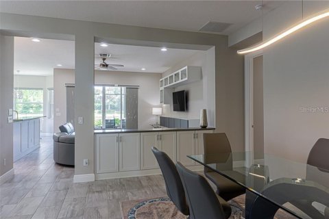 House in Wimauma, Florida 4 bedrooms, 229.47 sq.m. № 2230275 - photo 8