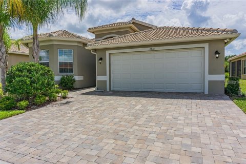 House in Wimauma, Florida 4 bedrooms, 229.47 sq.m. № 2230275 - photo 2