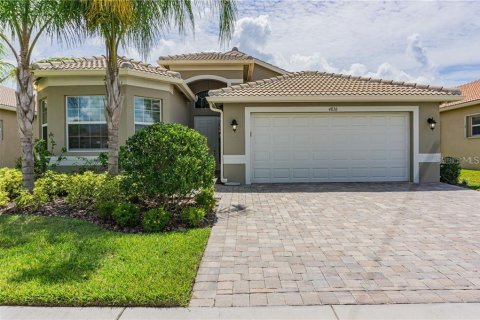House in Wimauma, Florida 4 bedrooms, 229.47 sq.m. № 2230275