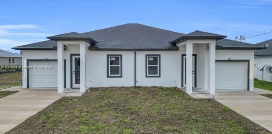 Propiedad comercial en Lehigh Acres, Florida № 1955683