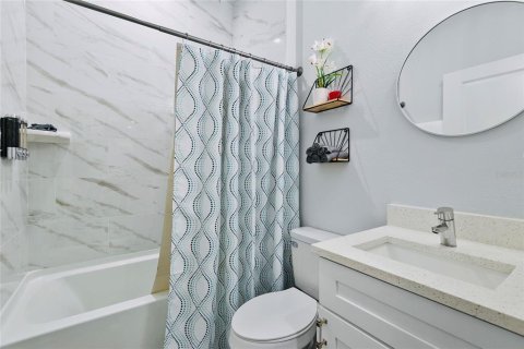 Casa en venta en Port Charlotte, Florida, 4 dormitorios, 151.99 m2 № 1757130 - foto 17