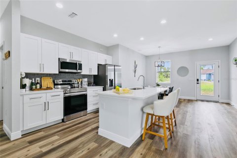 Casa en venta en Port Charlotte, Florida, 4 dormitorios, 151.99 m2 № 1757130 - foto 8