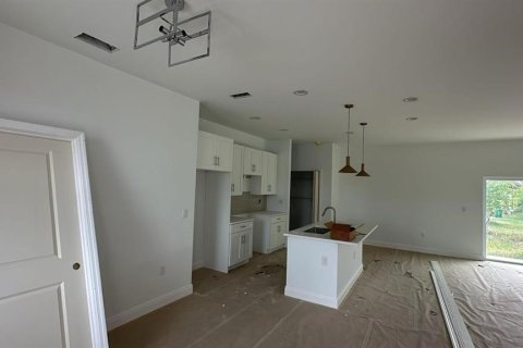 Casa en venta en Port Charlotte, Florida, 4 dormitorios, 151.99 m2 № 1757130 - foto 3