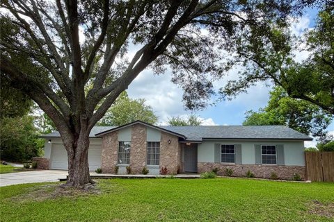 Villa ou maison à Casselberry, Floride 3 chambres, 130.99 m2 № 2319005