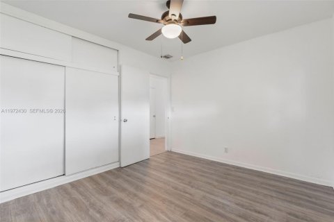 Casa en alquiler en Hollywood, Florida, 3 dormitorios, 100.33 m2 № 2047219 - foto 17