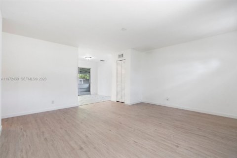 Casa en alquiler en Hollywood, Florida, 3 dormitorios, 100.33 m2 № 2047219 - foto 4