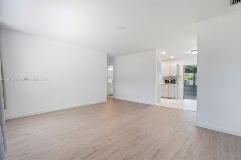 Casa en alquiler en Hollywood, Florida, 3 dormitorios, 100.33 m2 № 2047219 - foto 3