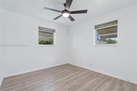 Casa en alquiler en Hollywood, Florida, 3 dormitorios, 100.33 m2 № 2047219 - foto 13