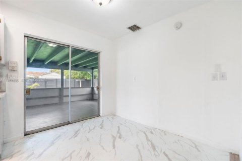 Casa en alquiler en Hollywood, Florida, 3 dormitorios, 100.33 m2 № 2047219 - foto 11