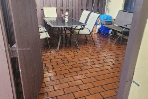 Купить виллу или дом в Холливуд, Флорида 2 спальни, 92.9м2, № 1985350 - фото 10