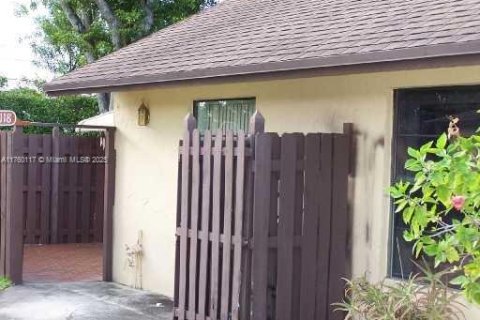 Купить виллу или дом в Холливуд, Флорида 2 спальни, 92.9м2, № 1985350 - фото 6