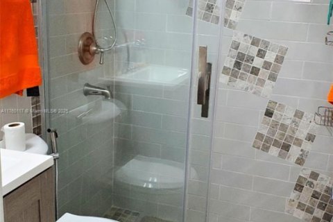 Купить виллу или дом в Холливуд, Флорида 2 спальни, 92.9м2, № 1985350 - фото 4