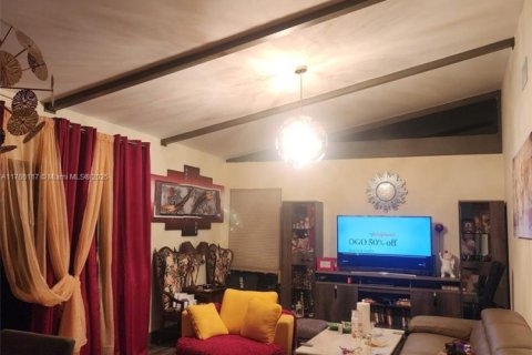 Купить виллу или дом в Холливуд, Флорида 2 спальни, 92.9м2, № 1985350 - фото 11