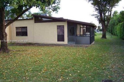 Купить виллу или дом в Холливуд, Флорида 2 спальни, 92.9м2, № 1985350 - фото 9