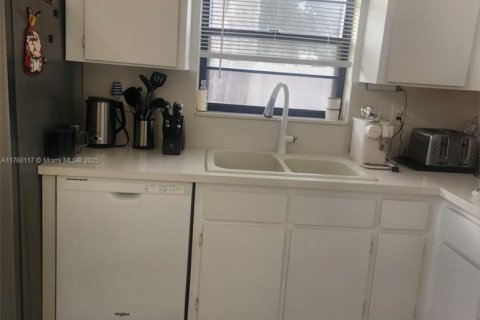 Купить виллу или дом в Холливуд, Флорида 2 спальни, 92.9м2, № 1985350 - фото 14