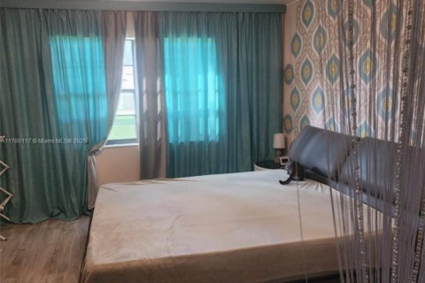 Купить виллу или дом в Холливуд, Флорида 2 спальни, 92.9м2, № 1985350 - фото 5