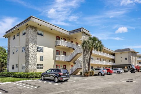 Condominio en venta en Lauderhill, Florida, 2 dormitorios, 80.82 m2 № 1781496 - foto 29