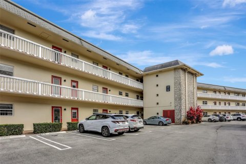 Condominio en venta en Lauderhill, Florida, 2 dormitorios, 80.82 m2 № 1781496 - foto 2