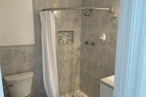 Condo in Lauderdale Lakes, Florida, 2 bedrooms  № 1489821 - photo 15