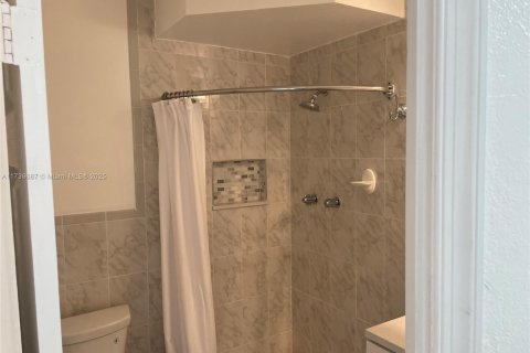 Condo in Lauderdale Lakes, Florida, 2 bedrooms  № 1489821 - photo 20